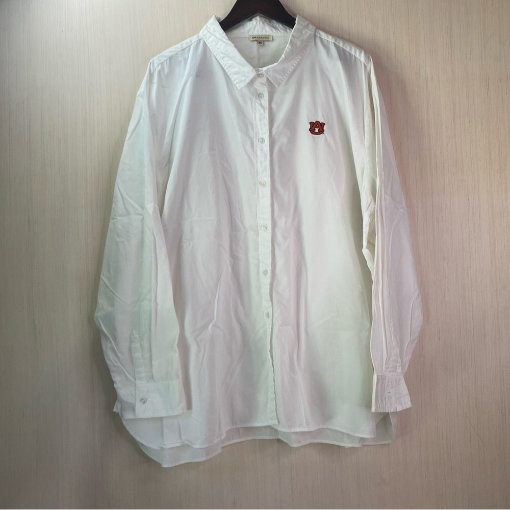 UG Apparel Women’s Auburn Tigers Long Aleeve White Button-Up Shirt Size 3X